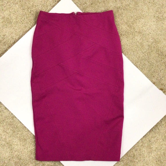 Express| Hot pink pencil skirt - Picture 3 of 10